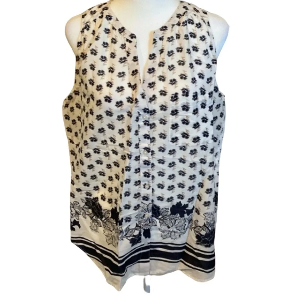 Ann Taylor Factory sleeveless blouse. Size L. Navy and off-white.